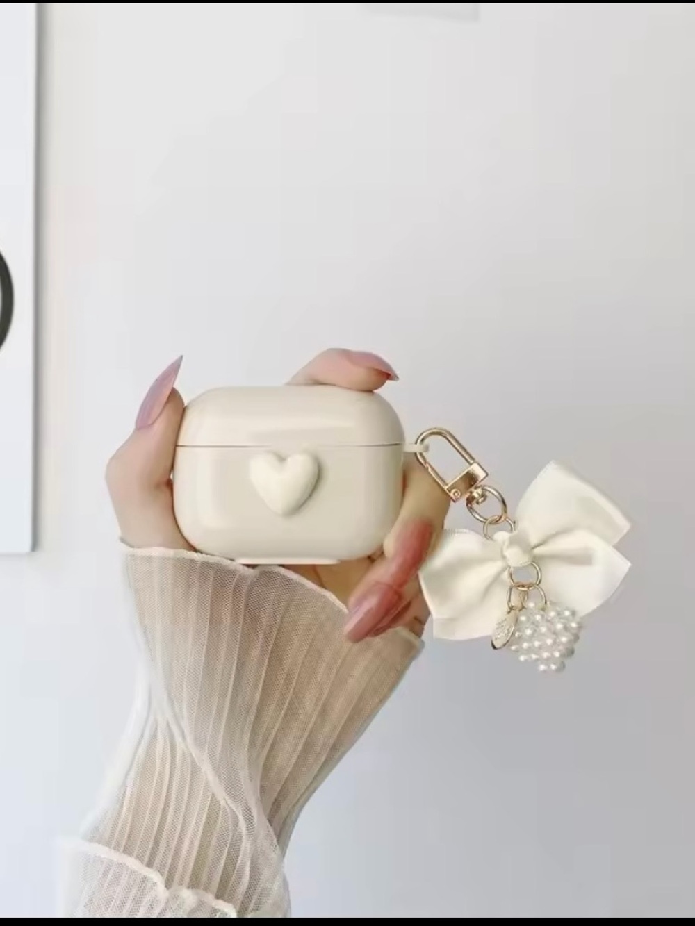 Elegant Cream Heart AirPod Case with Pearl Bow Charm AirPods4 -2024